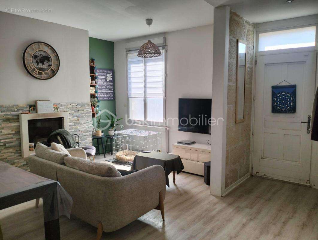 Maison à CINQ-MARS-LA-PILE