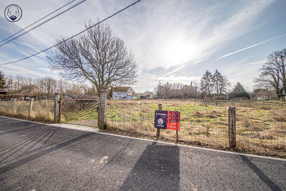 Terrain à SAMPIGNY