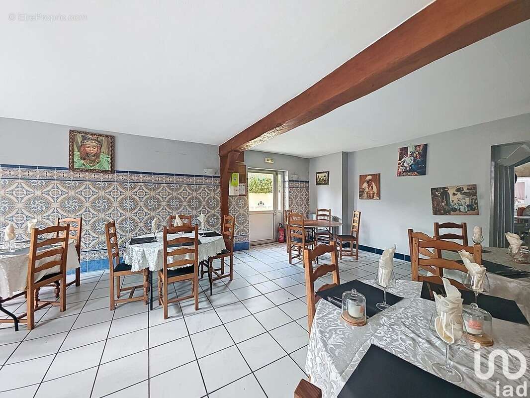 Photo 2 - Commerce à CHEVRY-COSSIGNY