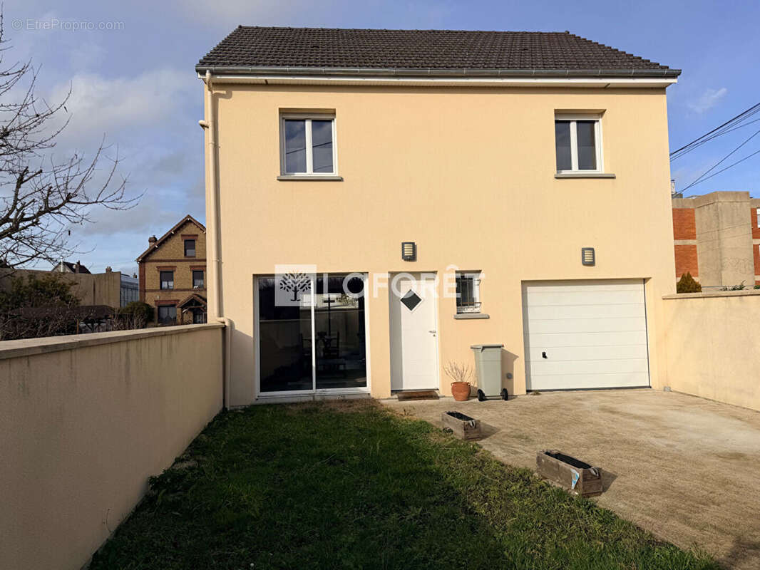 Maison à OISSEL