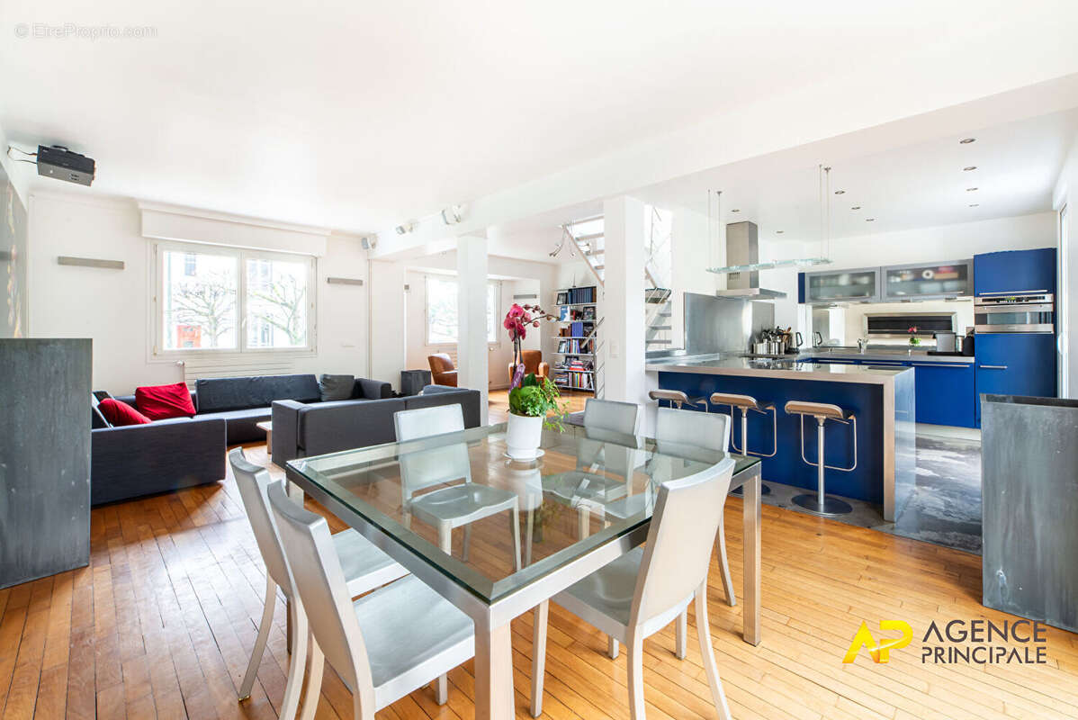 Maison à LA GARENNE-COLOMBES