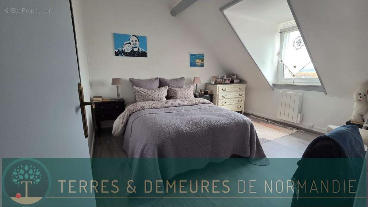A DIEPPE, en Normandie, charmant appartement 2 pièces front de mer, rénové et vendu meublé. - photo 3