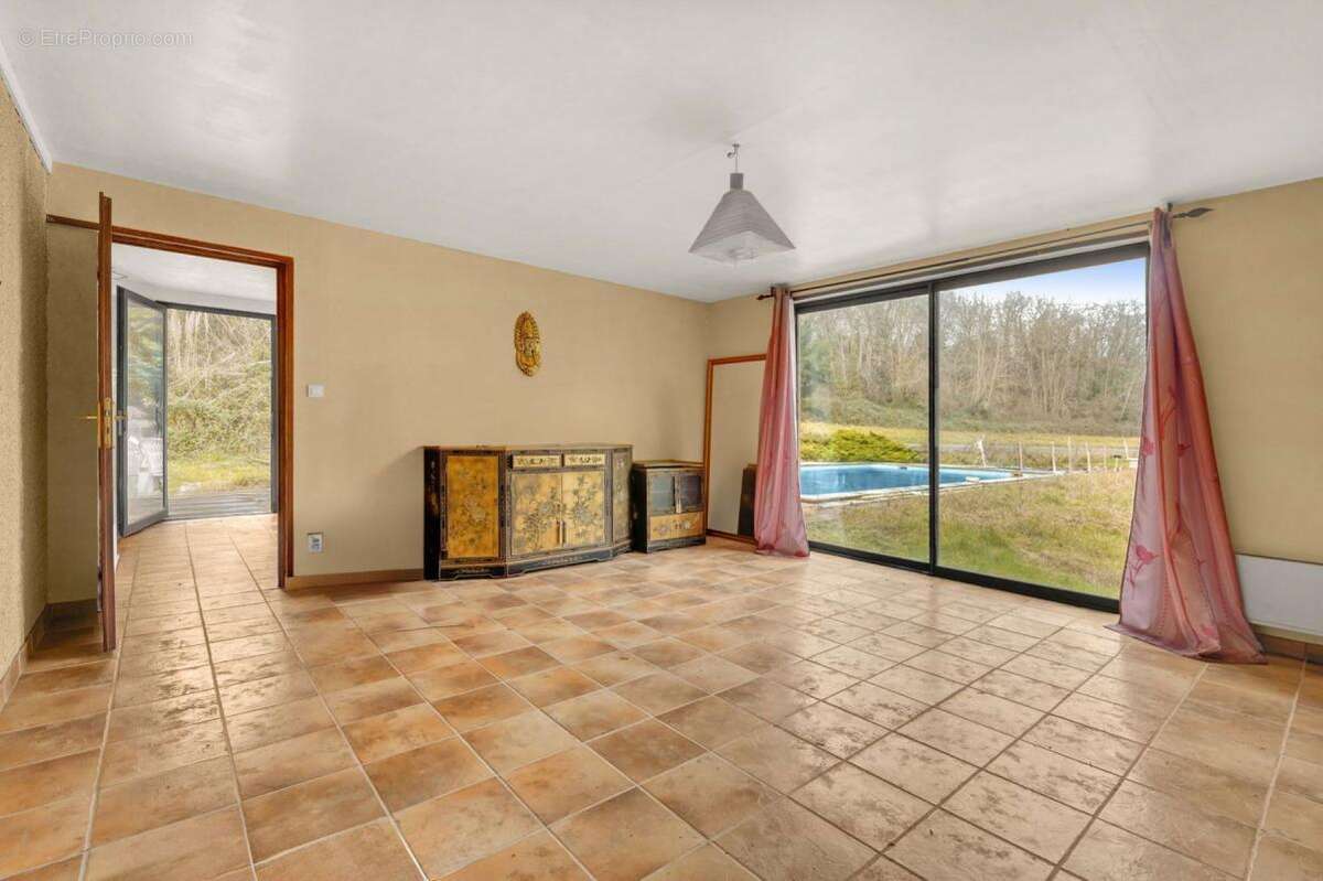 Maison à MONDONVILLE