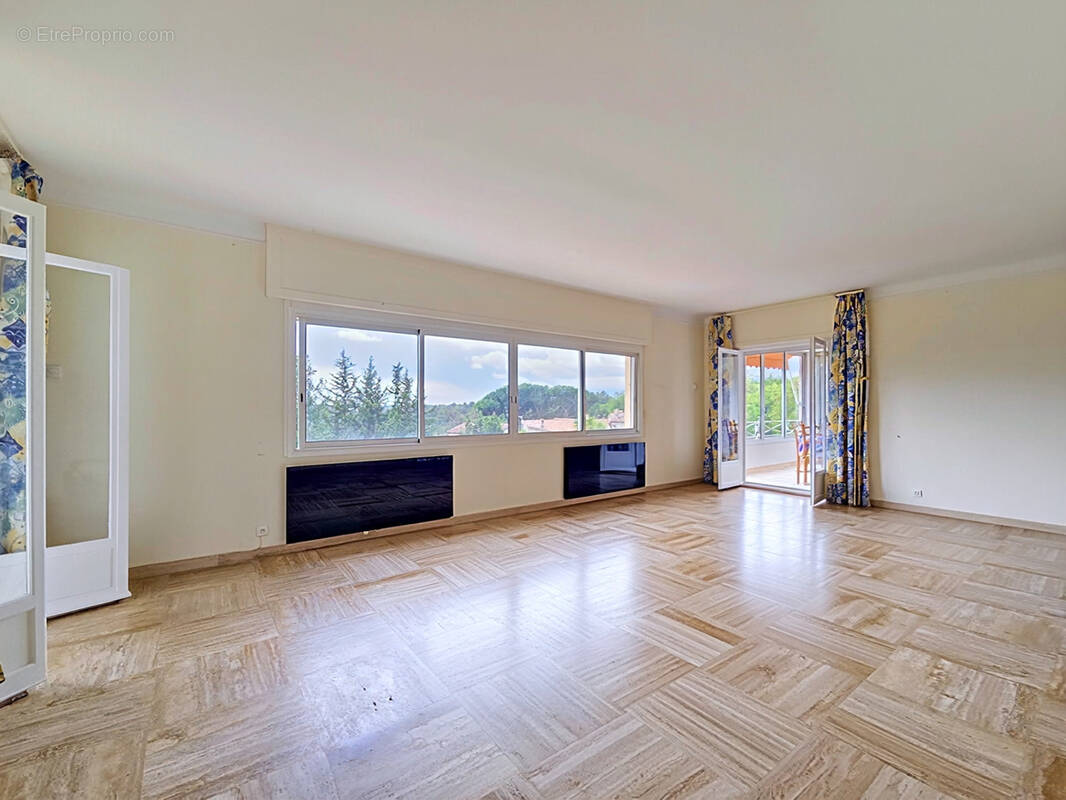 Appartement à VENCE