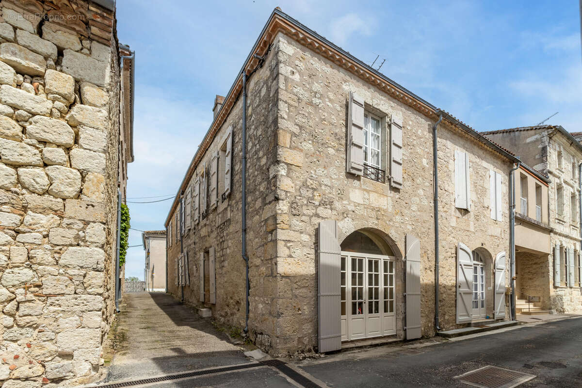Maison de village avec terrasse - photo 4