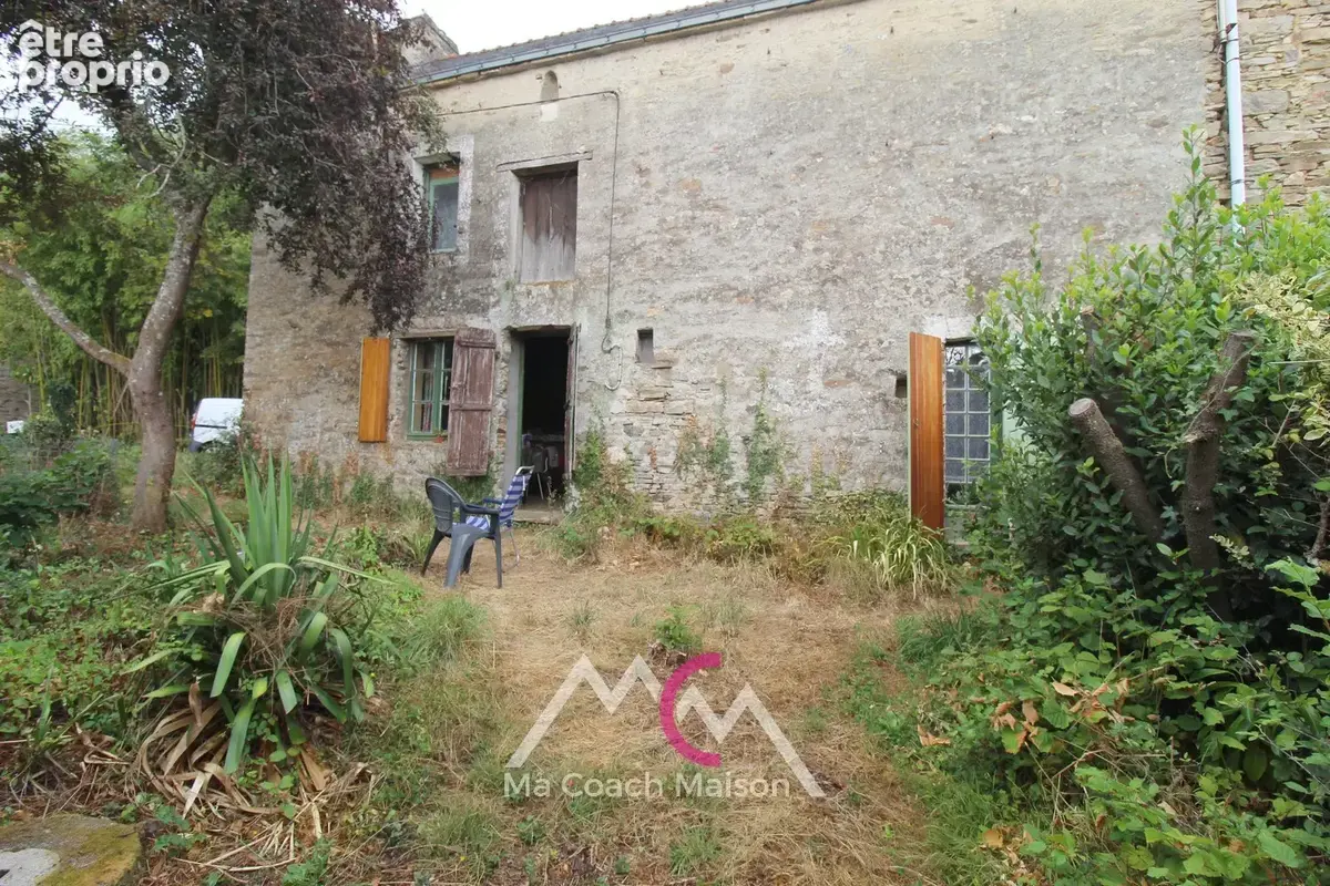 SAINTE-ANNE-SUR-BRIVET, Maison en pierre à rénover - photo 2