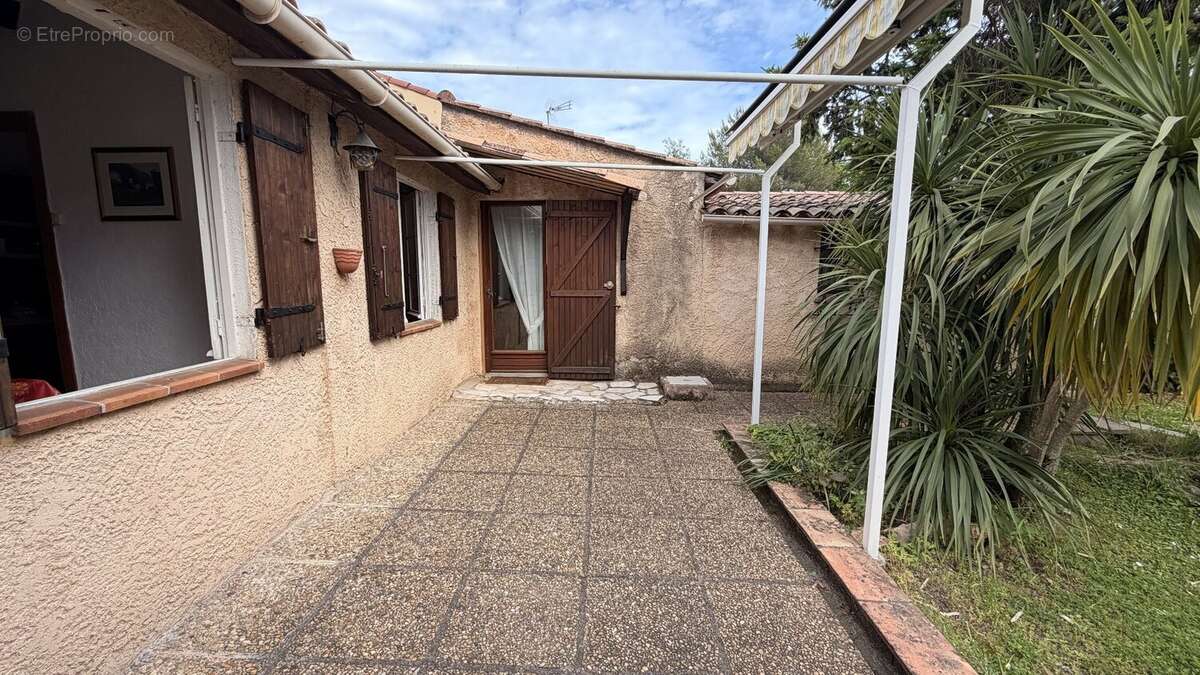 Alpes maritimes (06) cannes la bocca - a v endre villa  avec terrasse et jardin privatif - photo 11