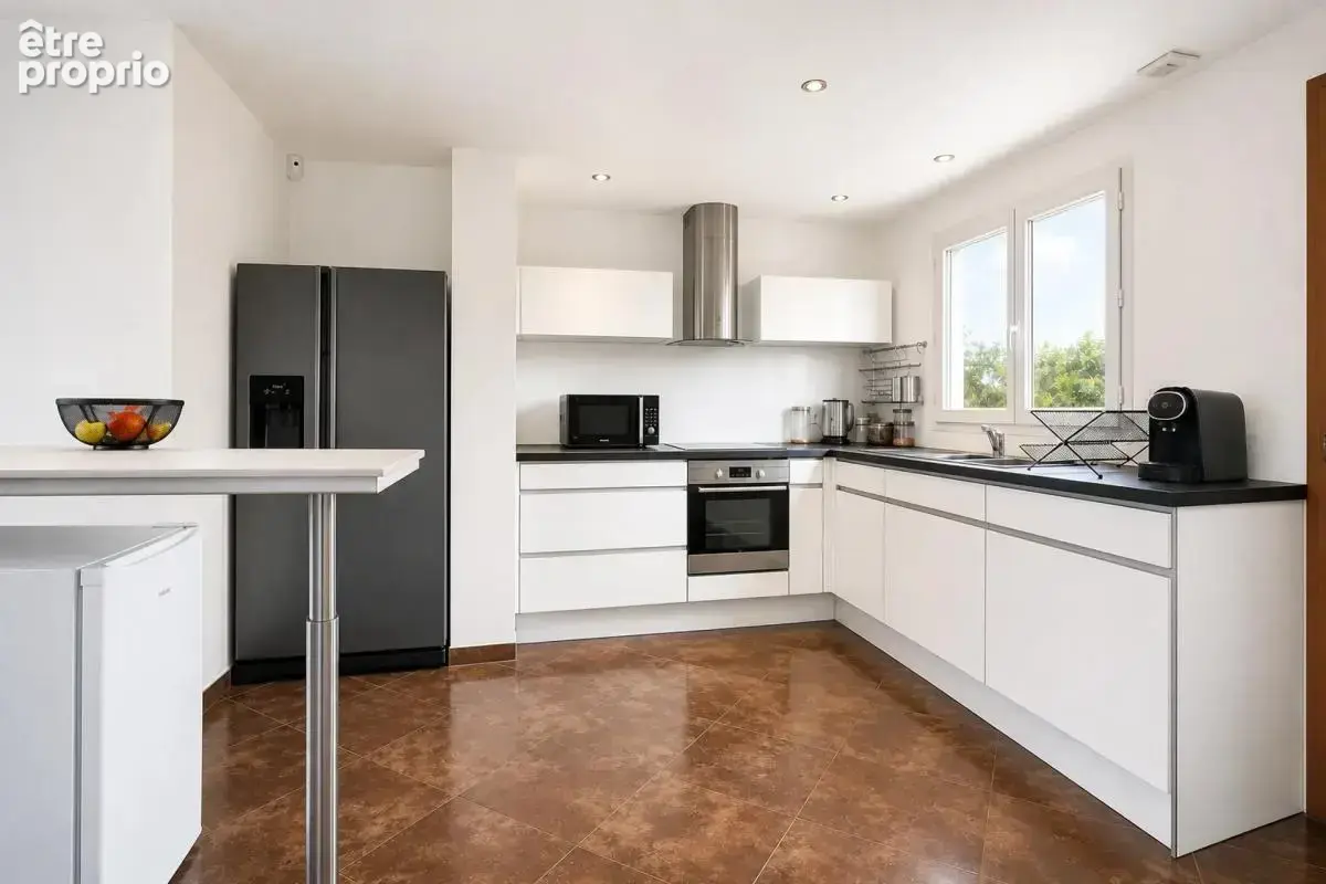 Maison de 4 pièces de 100 m² à Saint-Cyr-l'École - photo 4
