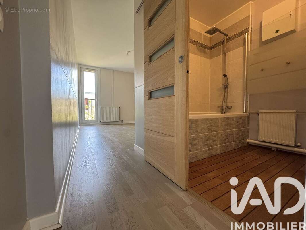 Photo 9 - Appartement à LES ULIS