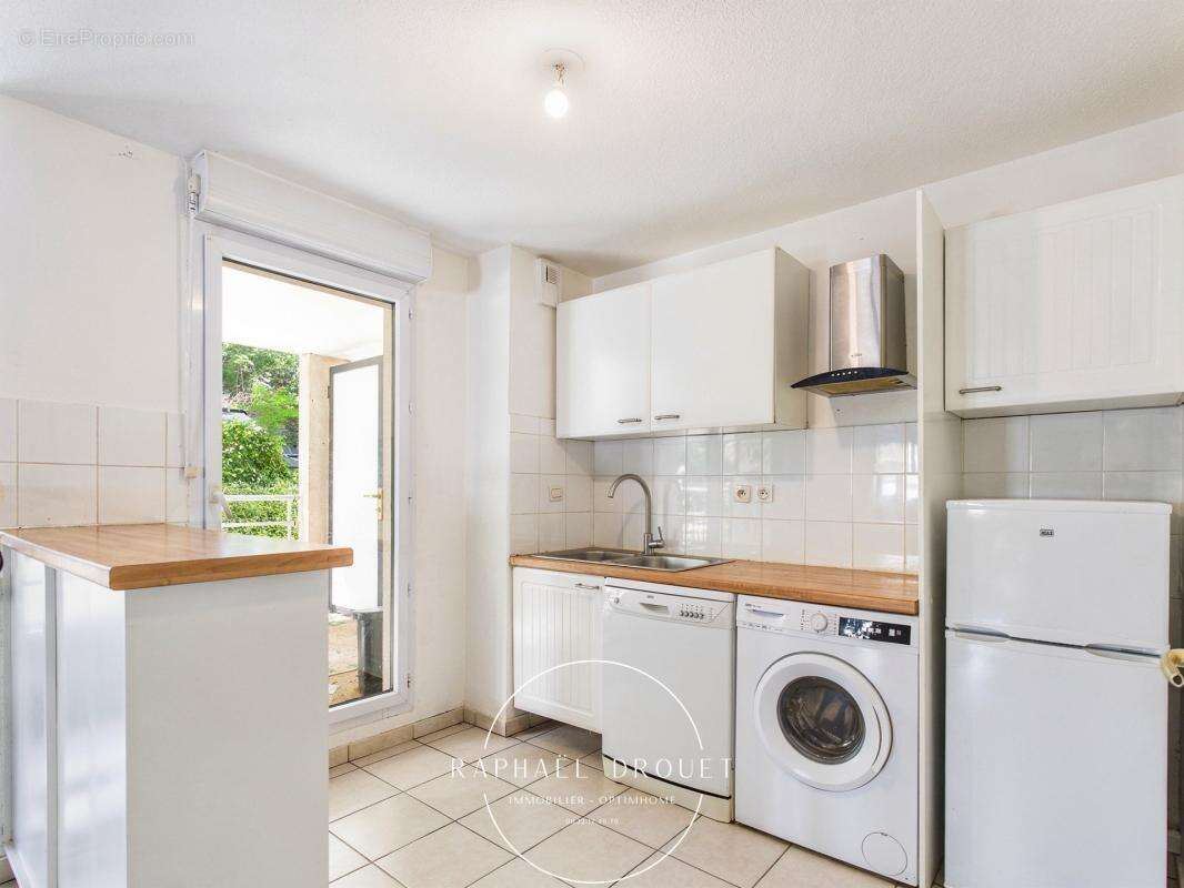 T3 avec terrasse et parking – Investissement locatif sécurisé à Grigny (69520) - photo 5