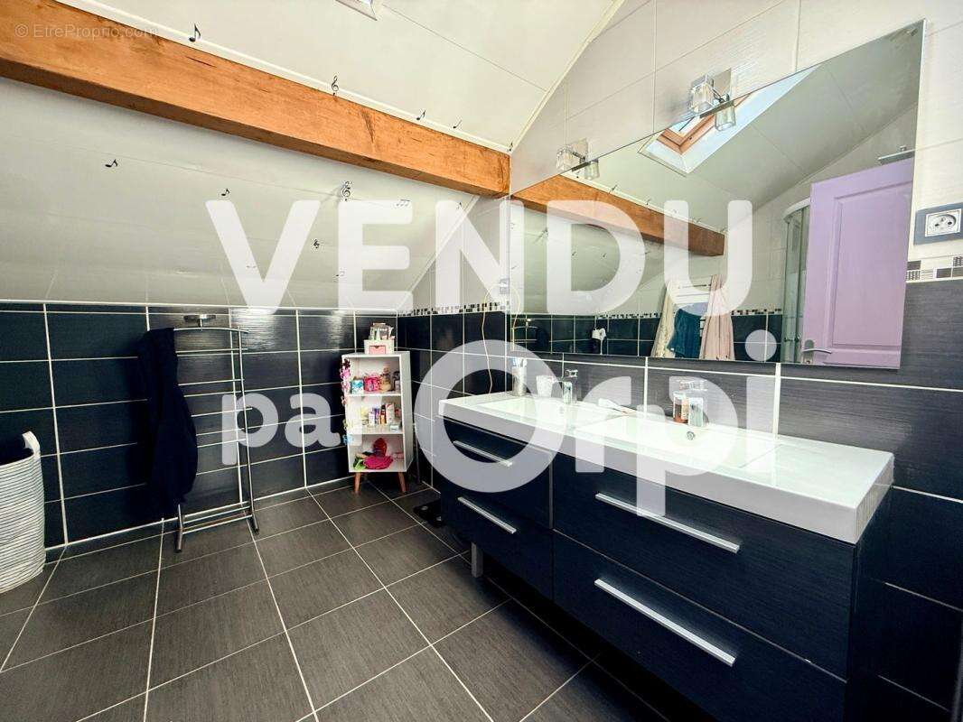 Maison à LA TERRASSE