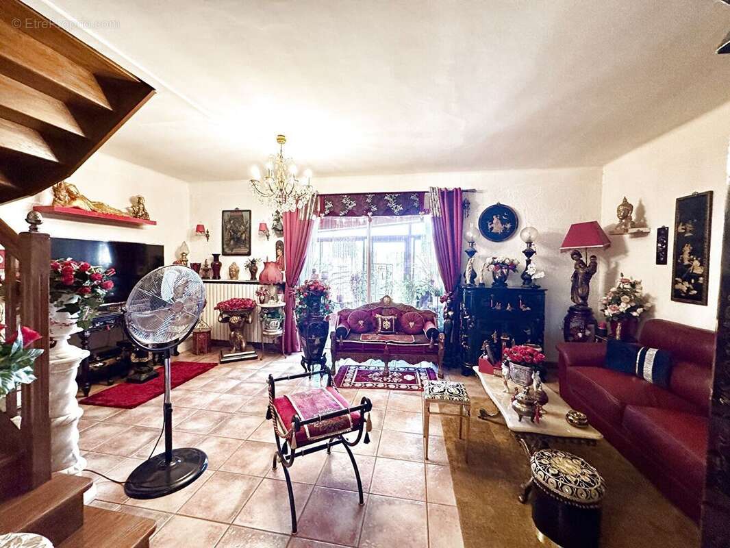 Maison à BESSE-SUR-ISSOLE