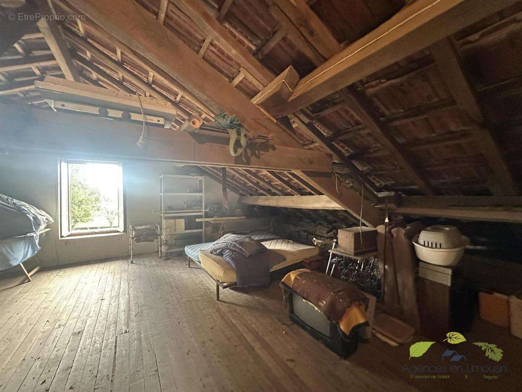 Maison à BUJALEUF