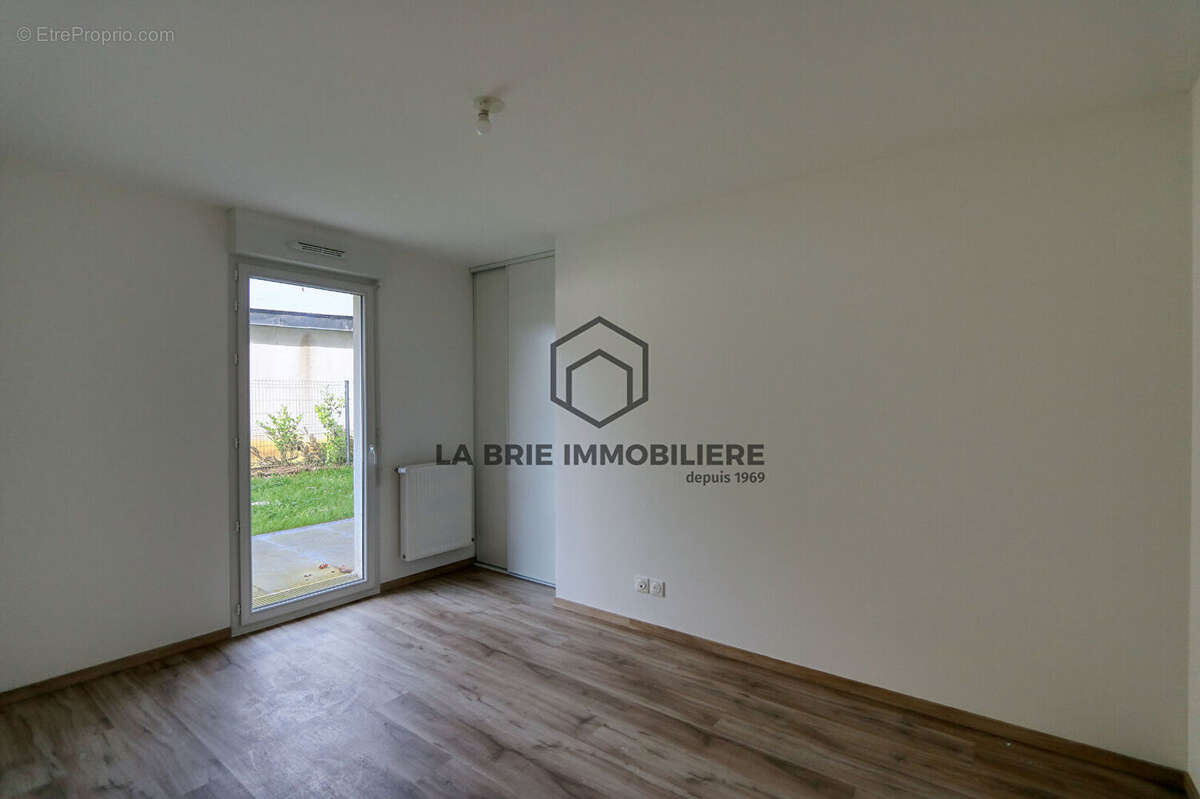 Appartement à EMERAINVILLE