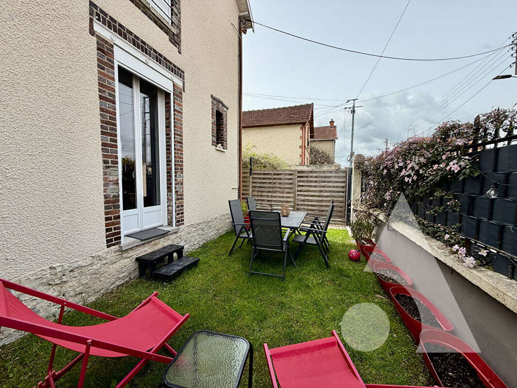 Maison à SAINTE-SAVINE