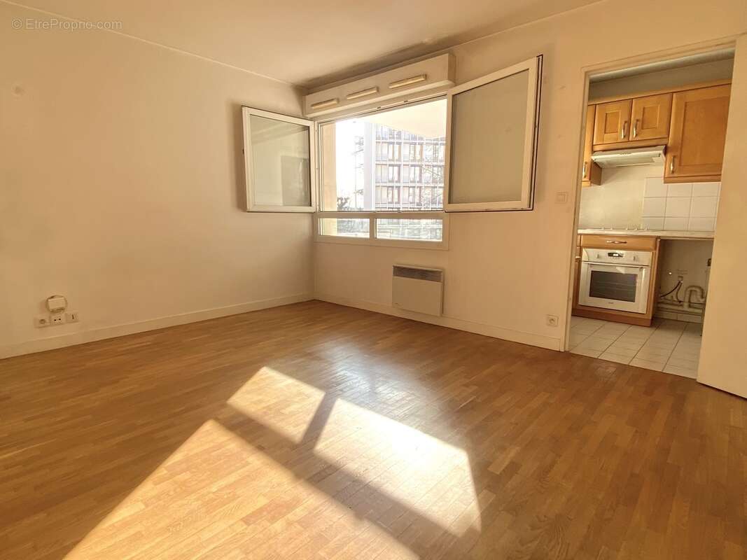Appartement à COURBEVOIE