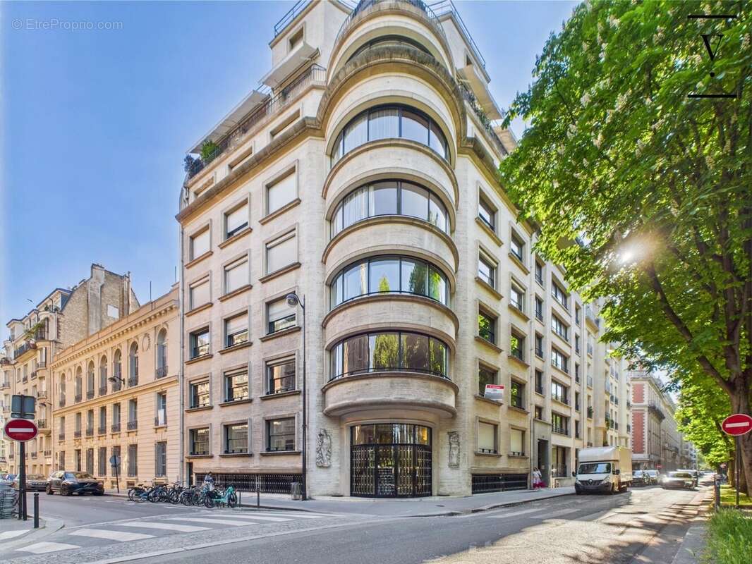 Appartement à PARIS-7E