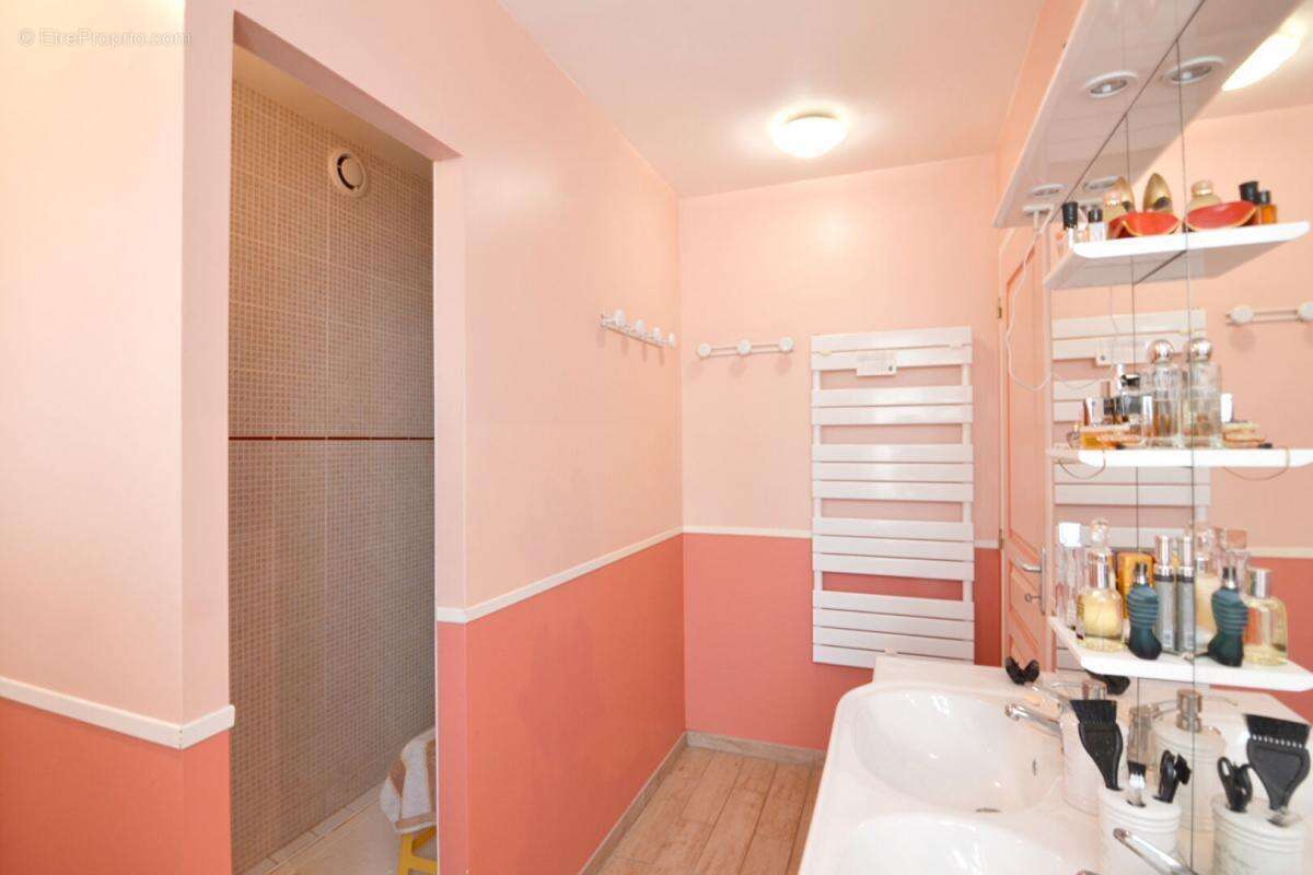 Maison à JOUY-LE-CHATEL