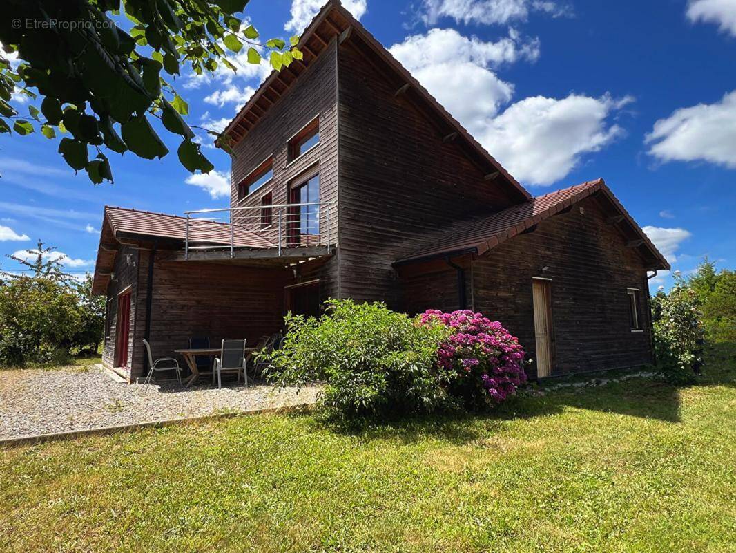 Maison à SAINT-YRIEIX-LA-PERCHE
