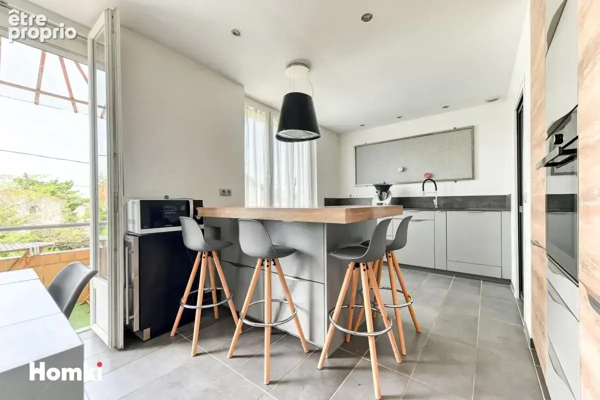 À VENDRE – Superbe appartement duplex rénové dans villa des années 1960 – Rue Guynemer - photo 3