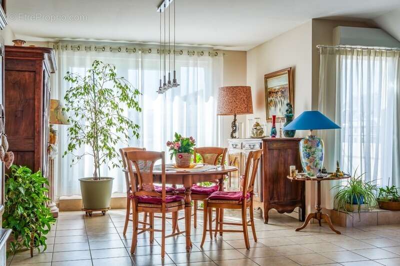 Appartement à SAINT-CYR-SUR-LOIRE