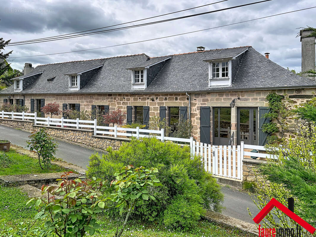 Maison à BRIGNAC-LA-PLAINE