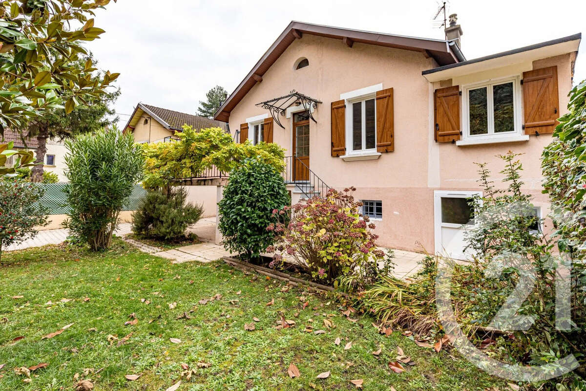 Maison à SAINT-EGREVE