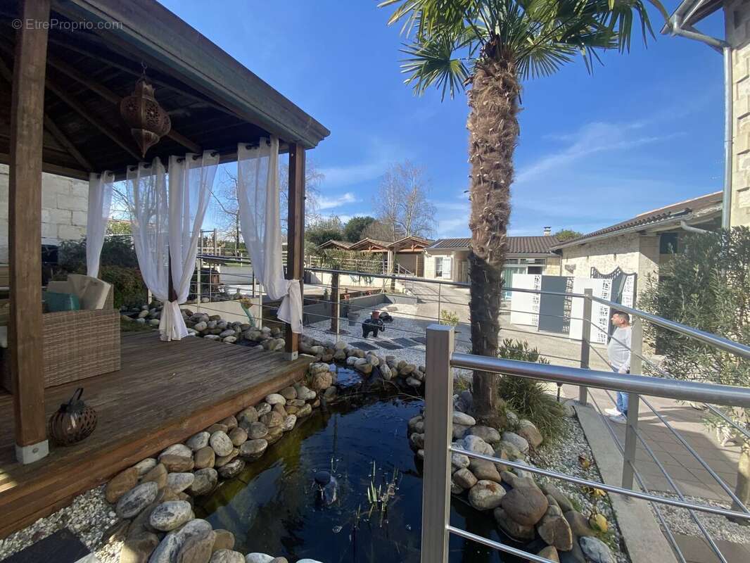 Maison à LA ROCHE-CHALAIS