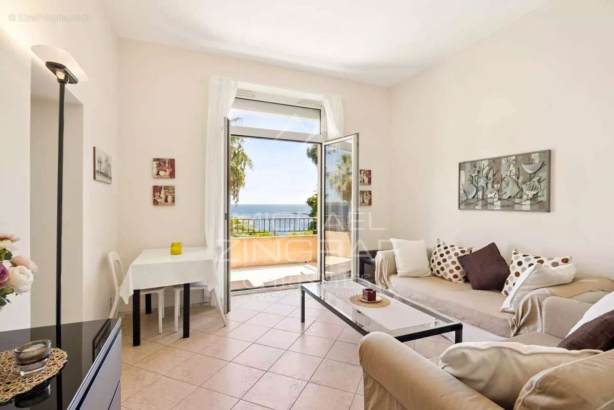 Appartement à VALLAURIS