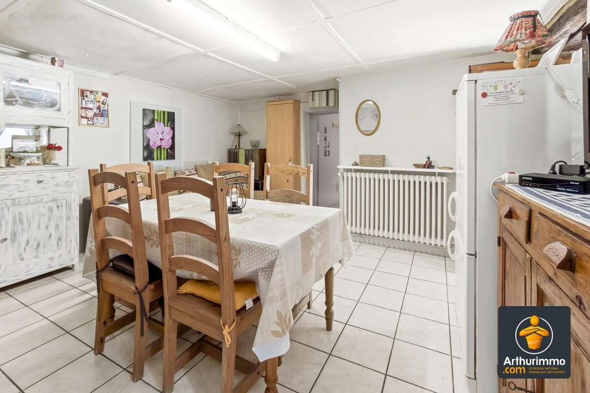 Maison à LE CRESTET