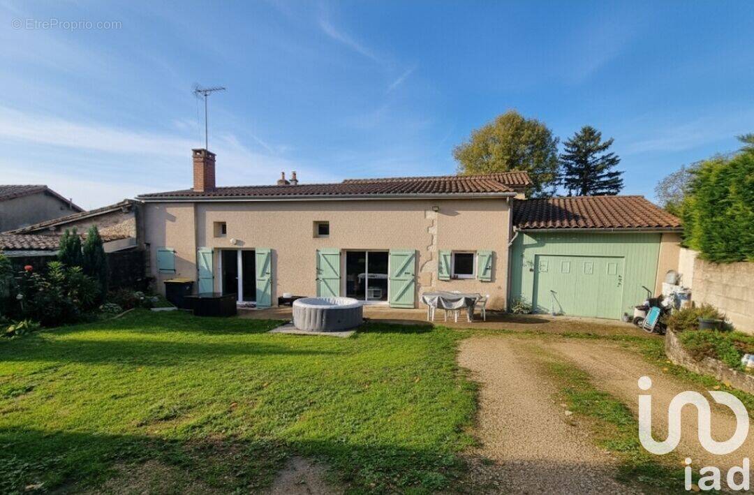 Photo 1 - Maison à CHARROUX