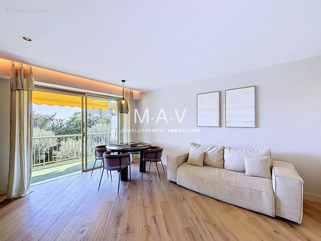 Appartement à ROQUEBRUNE-CAP-MARTIN