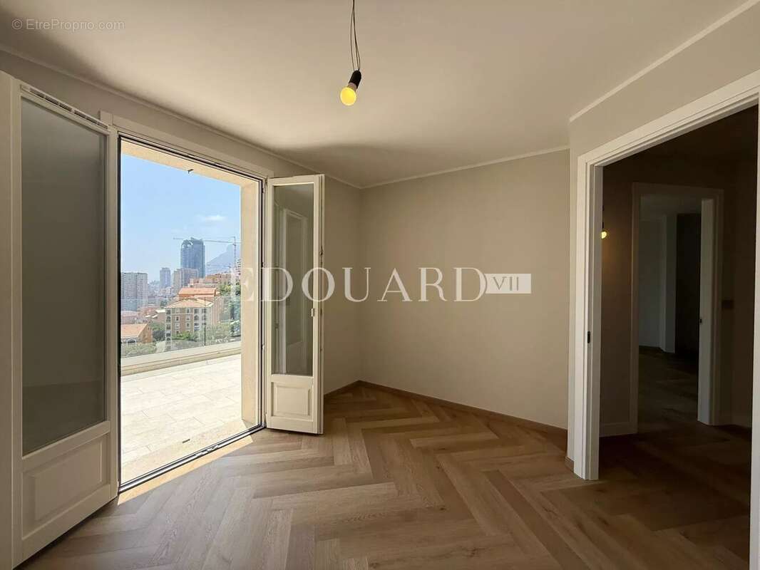 Appartement à ROQUEBRUNE-CAP-MARTIN