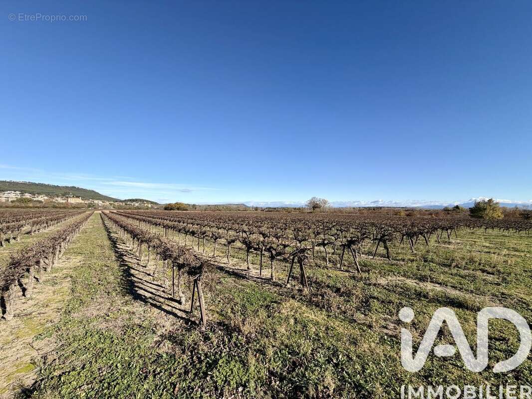 Photo 3 - Terrain à LAUDUN-L&#039;ARDOISE