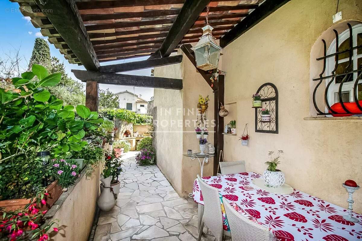 Maison à MANDELIEU-LA-NAPOULE