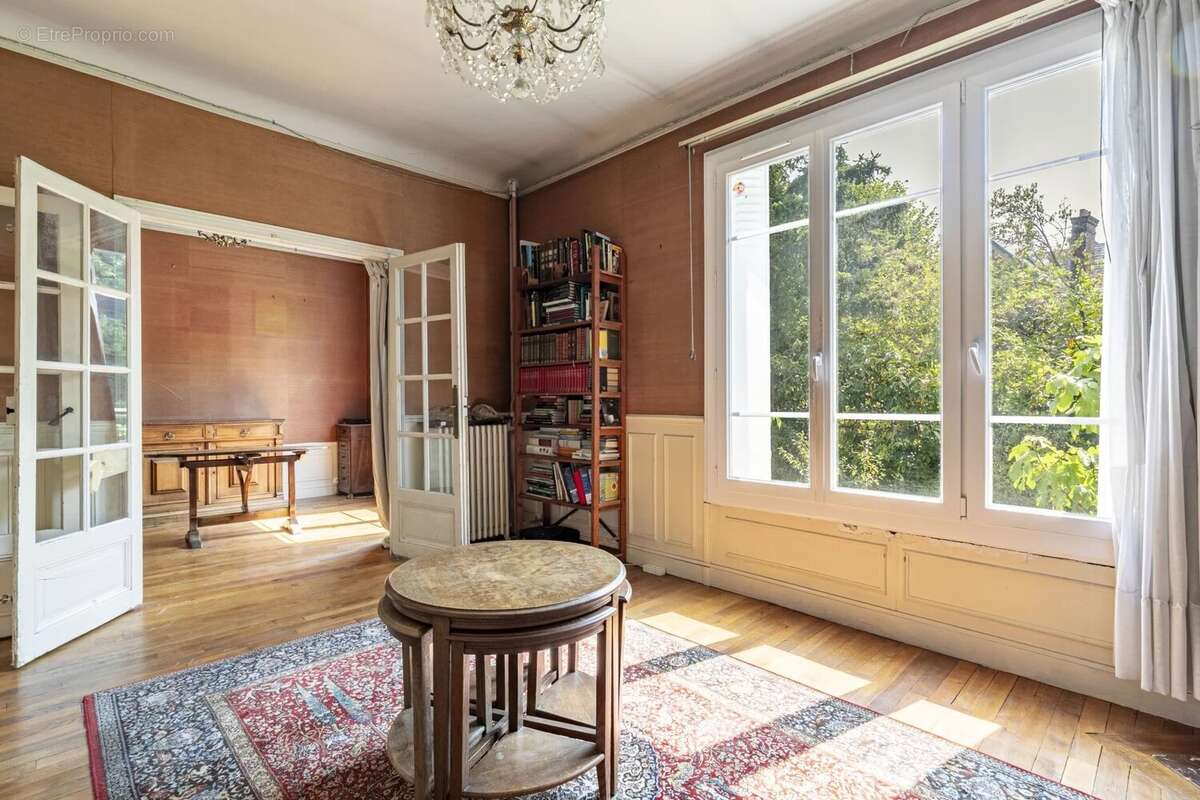 Chaville rive droite- belle maison annees 1930 - photo 4