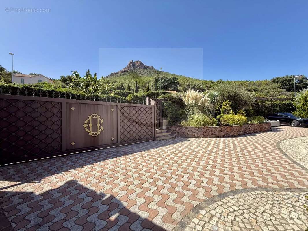 Maison à THEOULE-SUR-MER