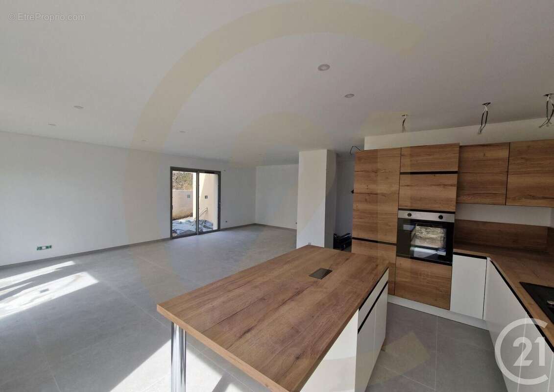 Maison à L&#039;ISLE-D&#039;ABEAU