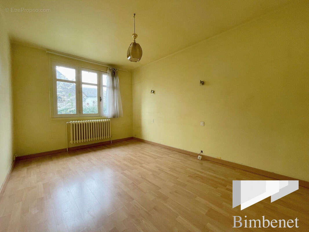 Maison à LA CHAPELLE-SAINT-MESMIN