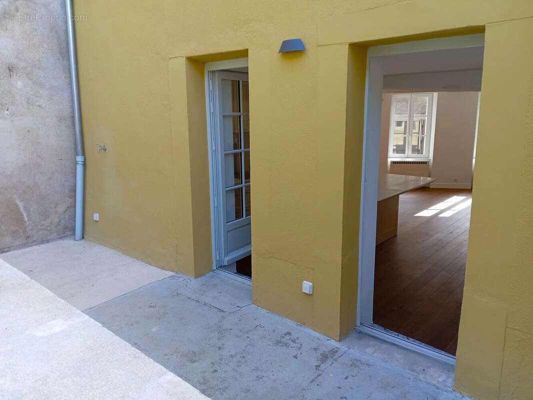 Maison à MAGNAC-LAVAL