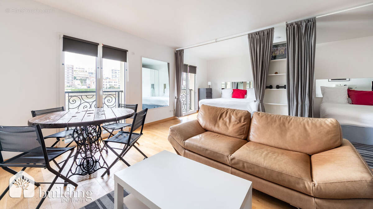 Appartement à NEUILLY-SUR-SEINE