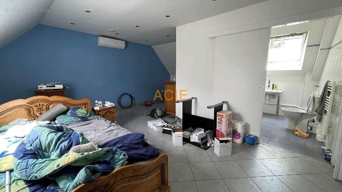 Maison à CHENNEVIERES-LES-LOUVRES