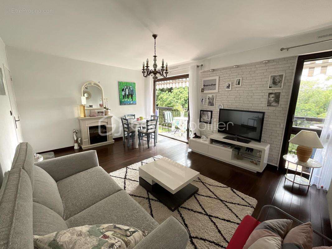 Appartement à TORCY