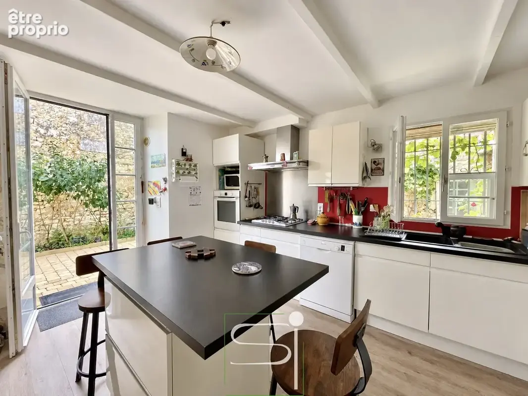 Le Gua - Maison en pierre avec patio et dépendances - photo 7