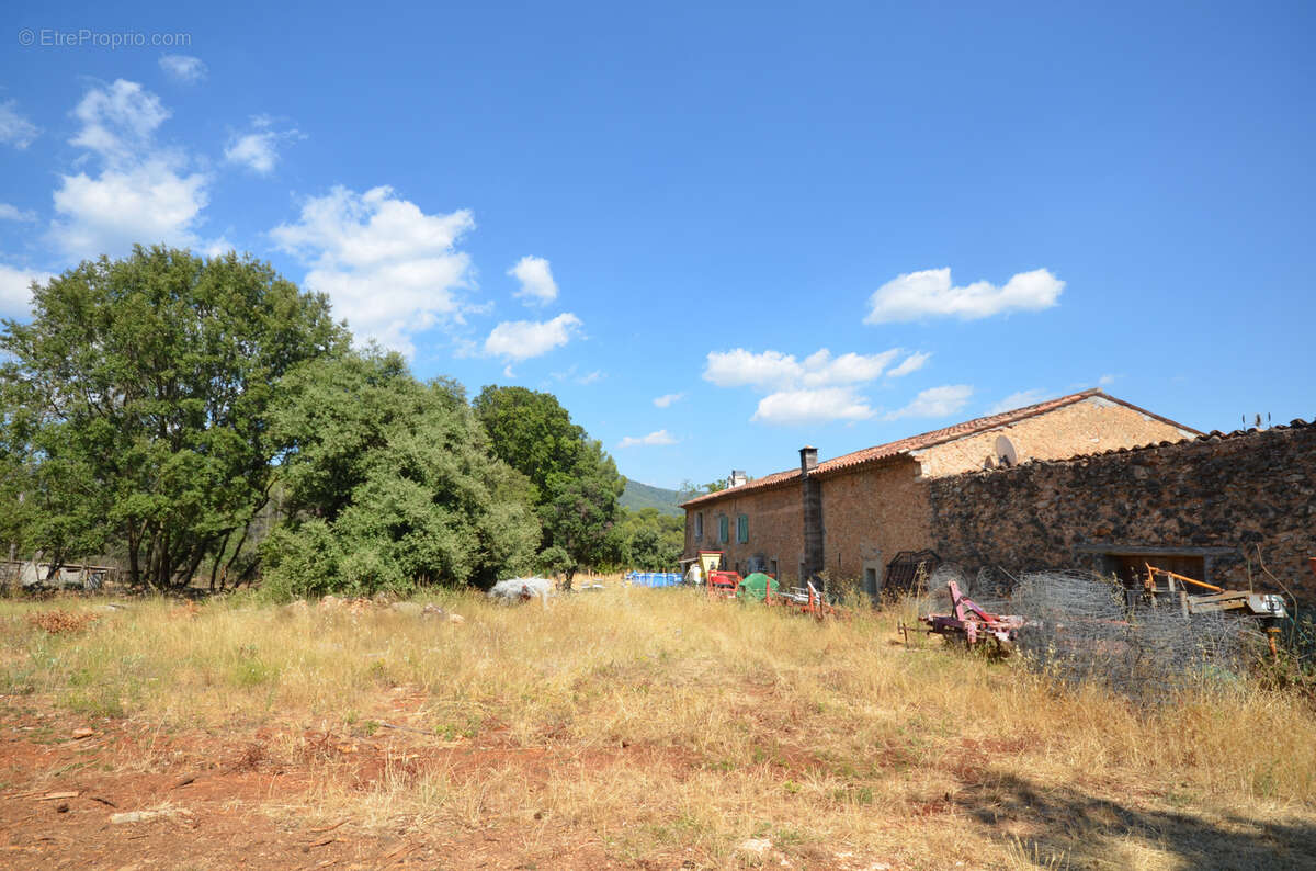 Maison à AUPS