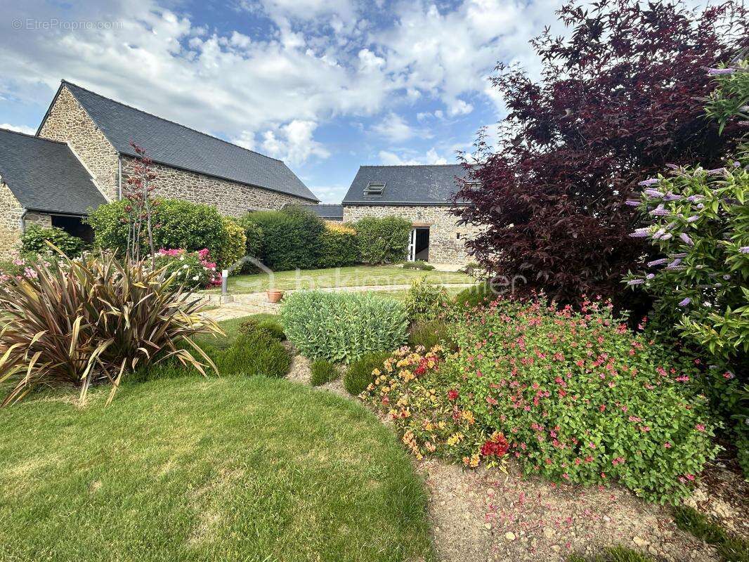 Ensemble immobilier de caractère au cœur de la campagne de Plestan - photo 14