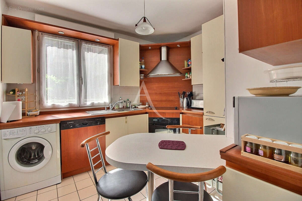 Appartement à L&#039;HAY-LES-ROSES