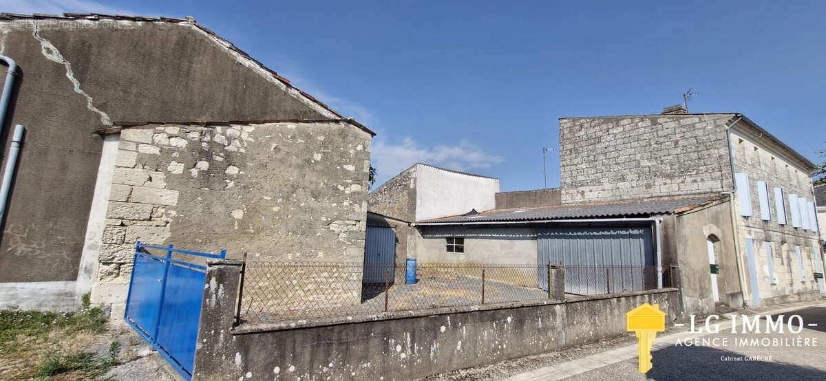 Maison à SAINT-FORT-SUR-GIRONDE
