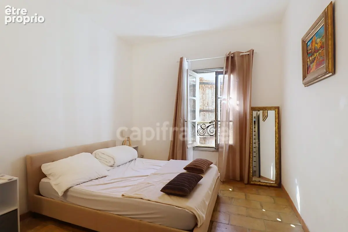 GARD (30) AIGUES−MORTES (30220) intra-muros A vendre appartement T4 ~97 m2, 4 chambres et terrasse de 8.5 m2 - photo 13