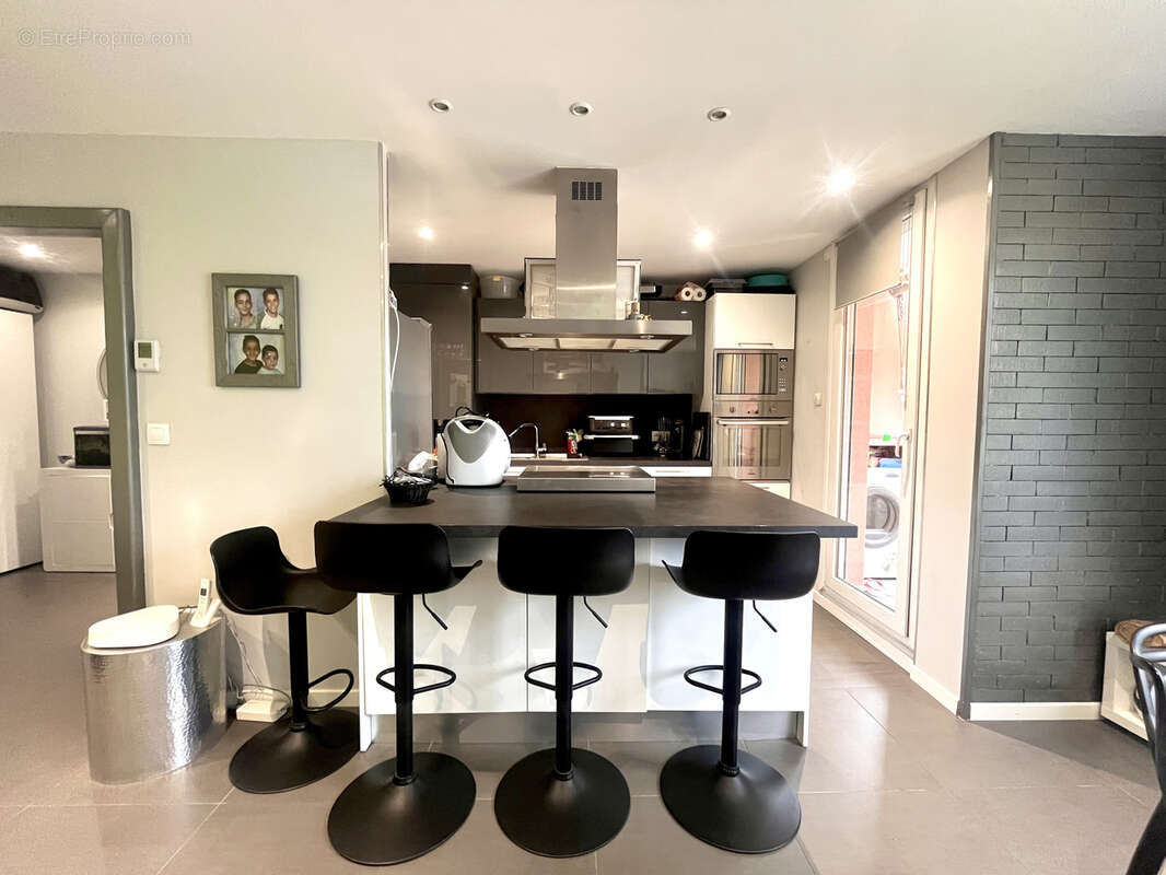 Appartement à CARROS